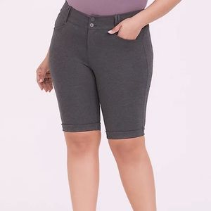 TORRID STUDIO SIGNATURE PREMIUM PONTE CUFFED BERMUDA SHORT - DARK GREY